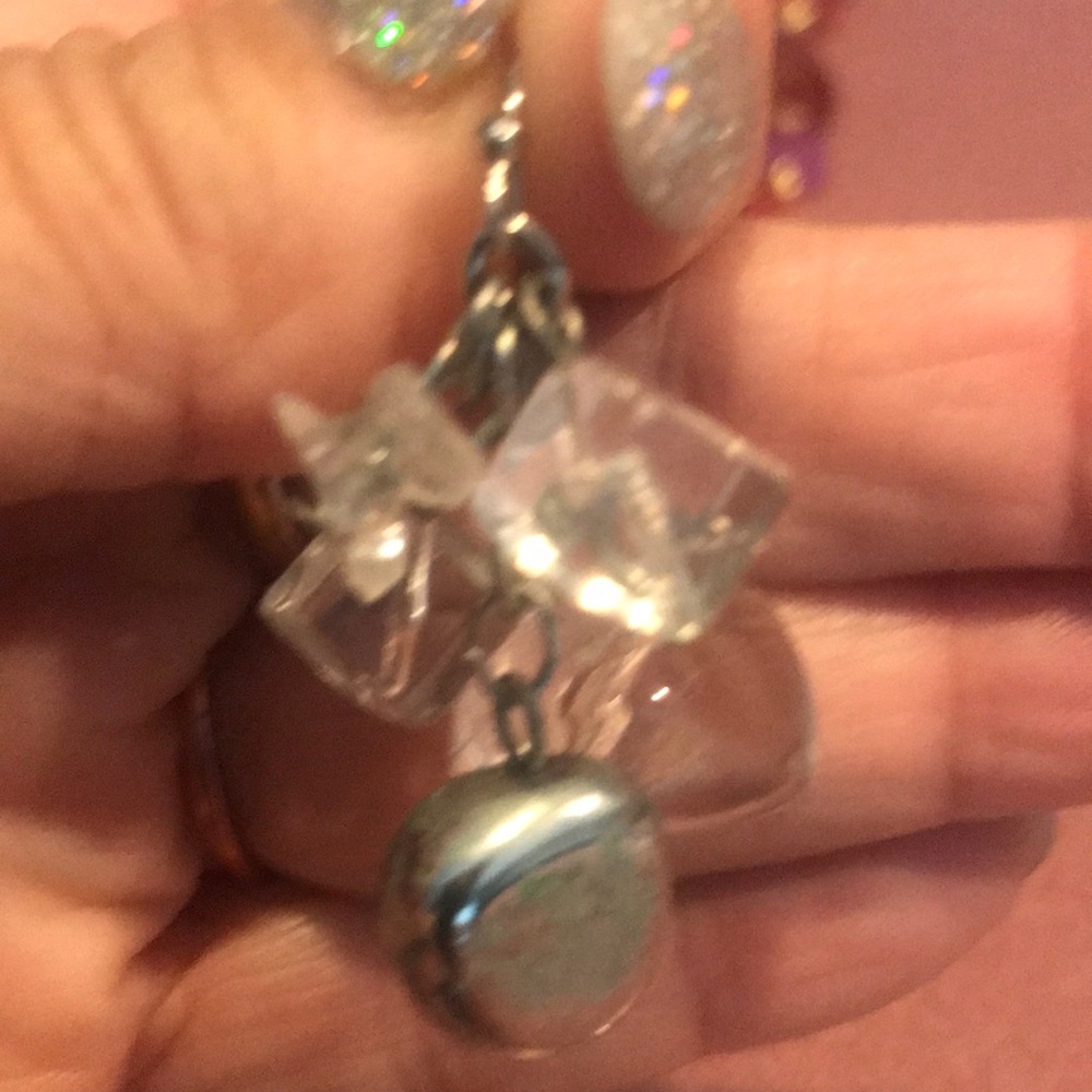 Light weight wire cluster dangle earrings